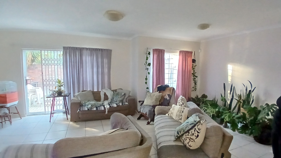 To Let 2 Bedroom Property for Rent in Glenroy Park Eastern Cape